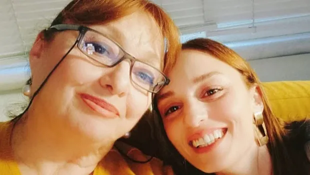 Nilperi Şahinkaya'dan Acı Haber: Annesini Kaybetti! Sevenleri Şokta!