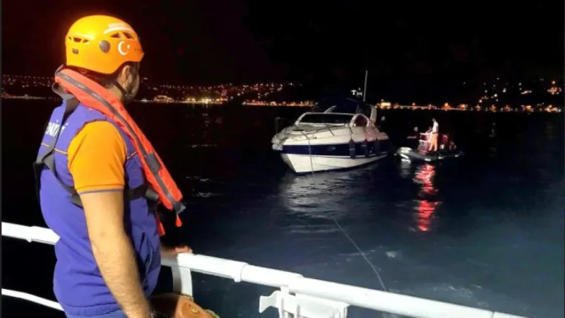 Beykoz açıklarında sürüklenen tekne kurtarıldı