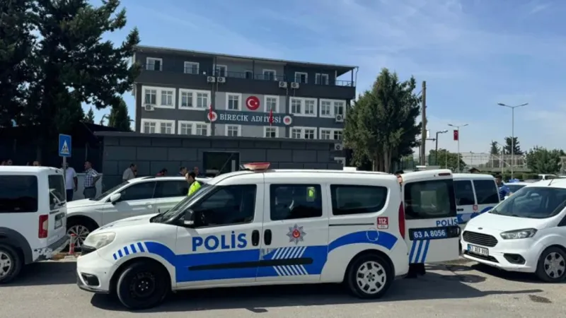 Birecik Adliyesi önünde taşlı sopalı kavga! 5 yaralı