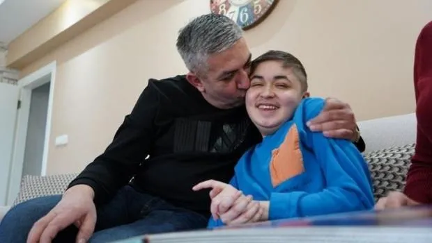DMD Hastası Görkem'in Kumbarası Çalındı! Vicdansızlık Isparta'da