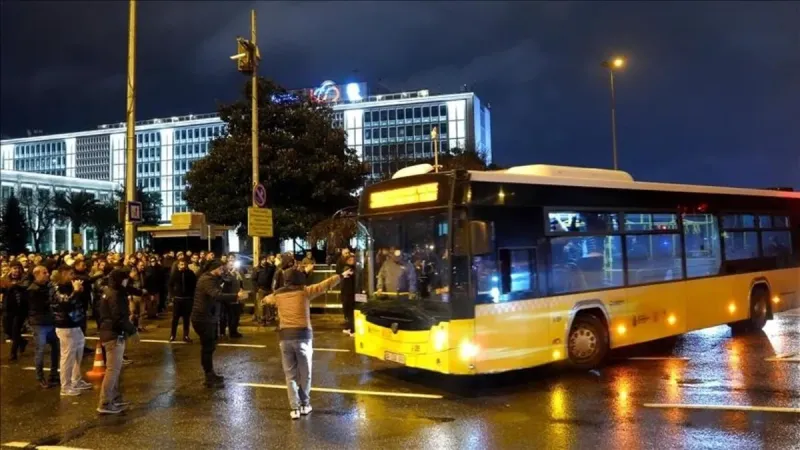 CHP'li İBB 6 milyar TL'lik borcunu ödemedi! İstanbul'da Özel Halk Otobüsleri kontak kapattı