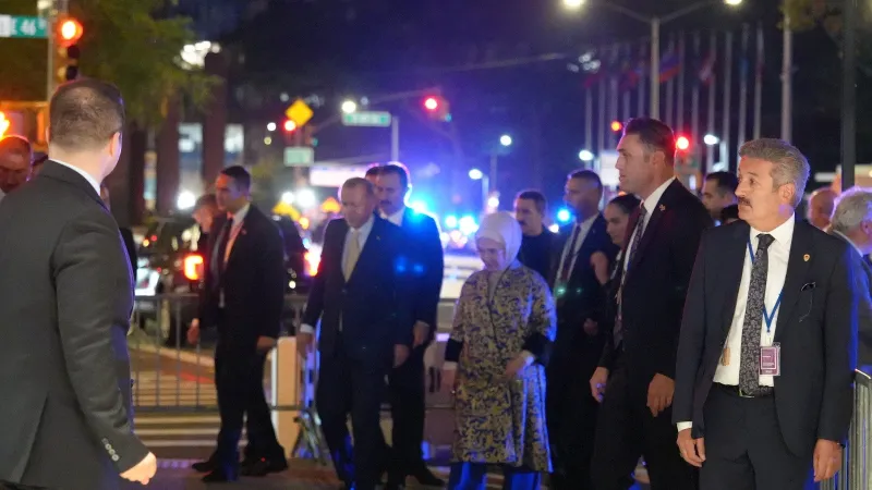 Cumhurbaşkanı Erdoğan New York'ta Türkevi'ne döndü