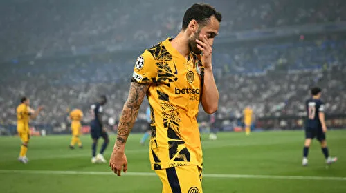 Hakan Çalhanoğlu Şampiyonlar Ligi tarihine geçti!