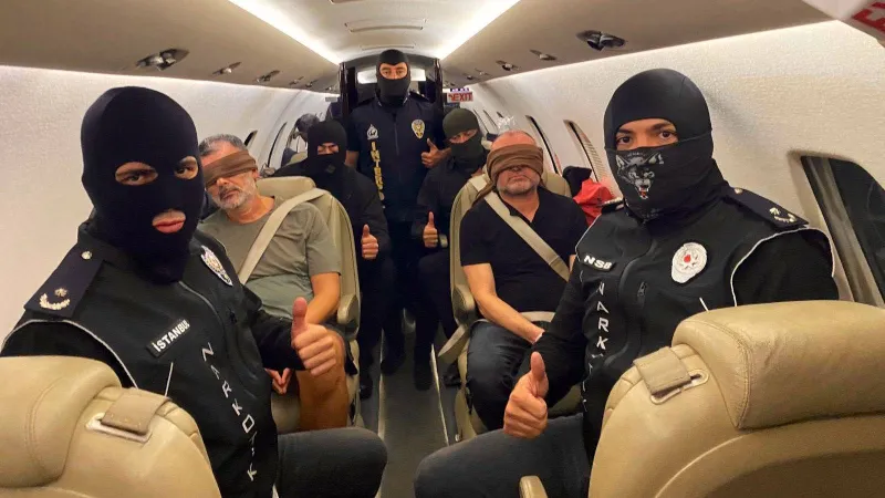 Yerlikaya Duyurdu: Kırmızı Bültenle Aranan Suçlular Türkiye'de! Şok Detaylar