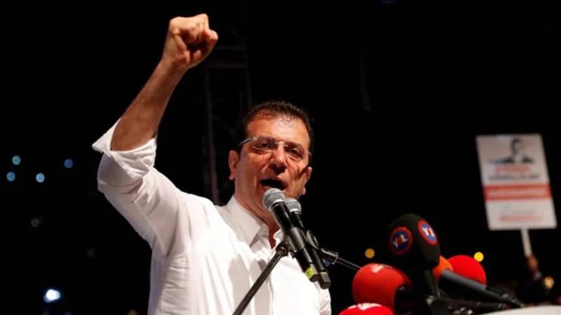 İmamoğlu: Bilsinler ki bizi de bu milleti de yıldıramazlar, kumpaslarına boyun eğmeyiz
