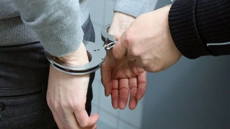 İstanbul'da bir iş yerini kurşunlayan 2 zanlı yakalandı