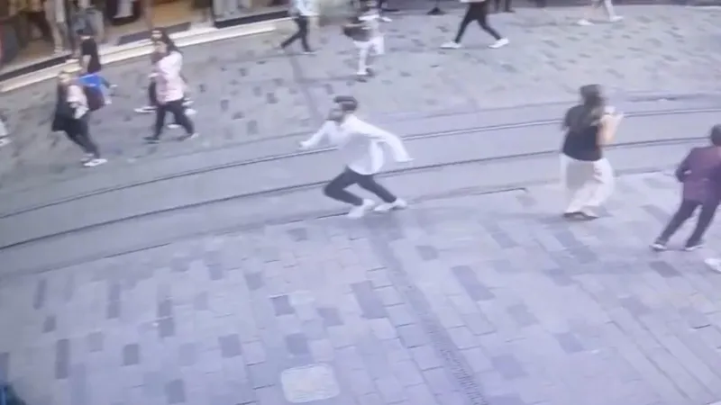 Taksim'de Film Gibi Kovalamaca! 68 Suçlu Yakalandı!