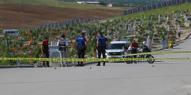 Malatya Mezarlığında Silahlar Konuştu! Akraba Kavgası Kanlı Bitti