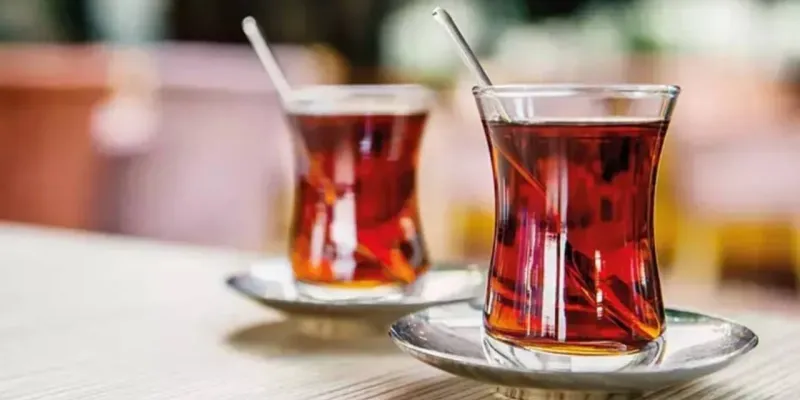 Çay 1 Lira! Aydın'da Ucuz Çay İçmek İçin Herkes Koştu!