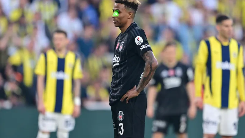 Derbi Lazer Skandalı! Gözaltı Kararı Şoke Etti