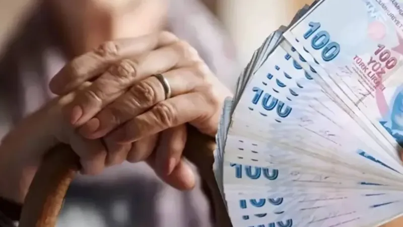 SGK Önünde Emekli Kuyruğu! Maaşları Neden İptal Ettiriyorlar?