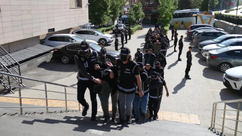 Eskişehir'de FETÖ Operasyonu! Şafak Baskınıyla 23 Gözaltı