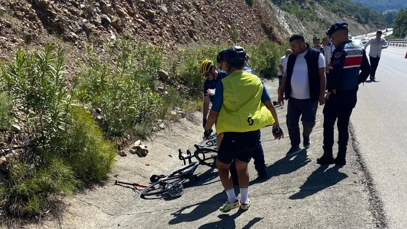 Fethiye'de Feci Kaza: Otomobil Bisikletlilere Çarptı! 1 Ölü!