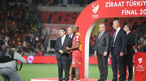 Osimhen Fırtınası! Galatasaray'a Kupa Getiren Adam Seçildi