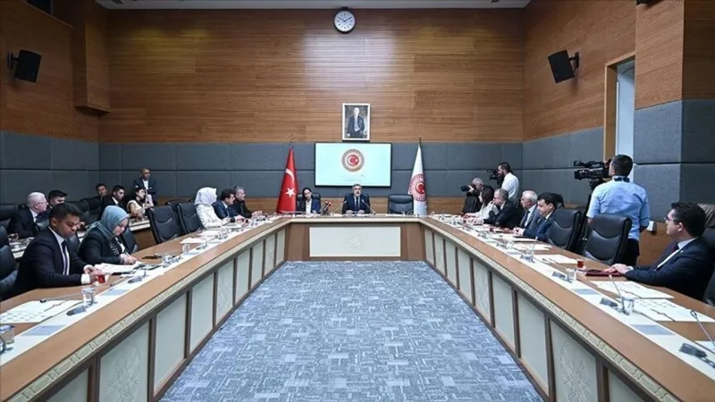 Google Türkiye'ye Geliyor! Gazeteler Neden Ayakta?