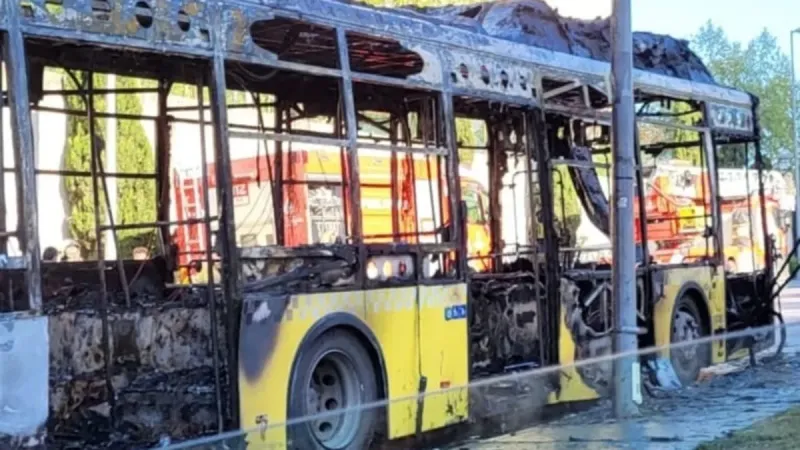 İstanbul'da İETT Otobüsü Neden Alev Aldı? Şok Detaylar!