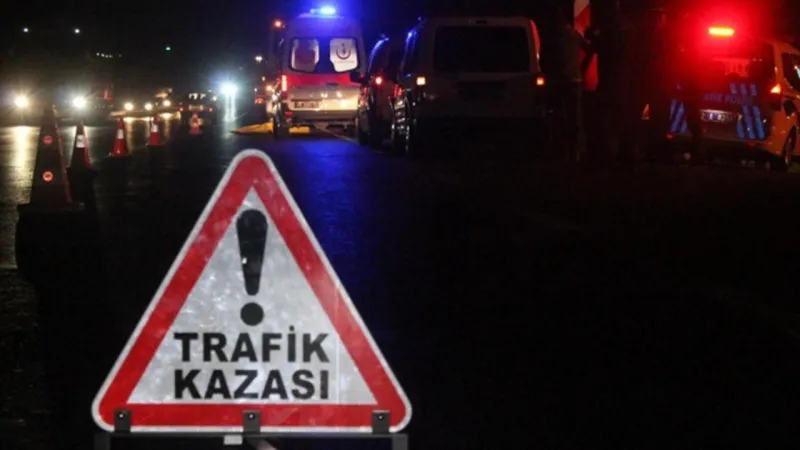 Kahramanmaraş'ta Feci Kaza: Kamyonet Tıra Çarptı!