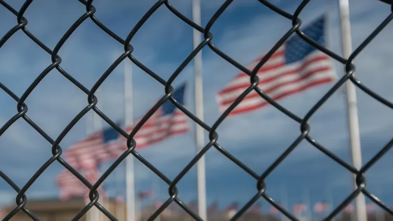 Trump'tan Şok Göçmen Kararı! Libya'ya mı Gönderilecekler?