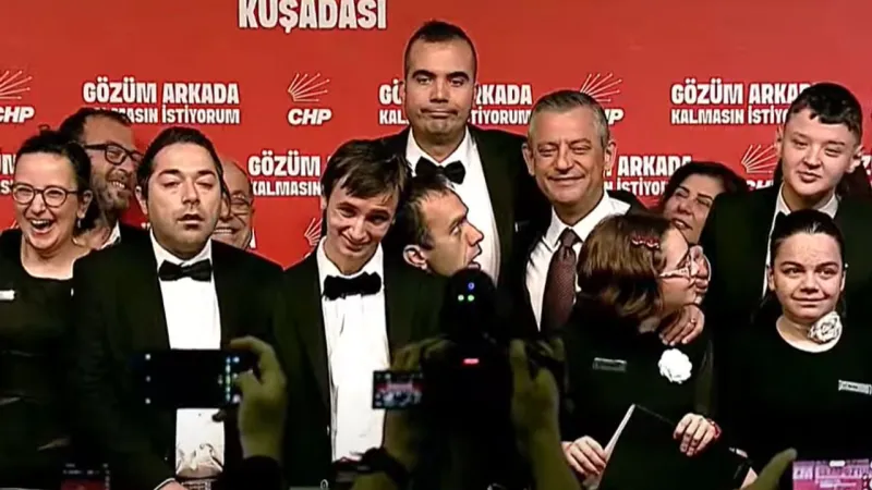 Özgür Özel'den Duygulandıran Anlar: Otizmli Çocuklarla 'Hayat Bayram Olsa'