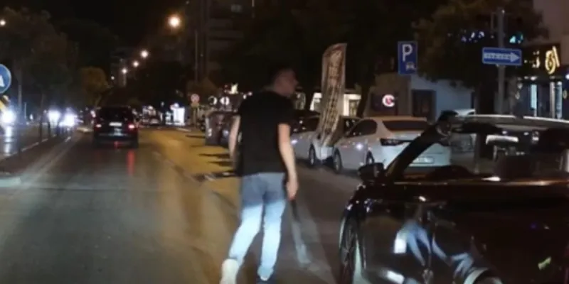İzmir'de Trafik Terörü: Döner Bıçağıyla Saldırı! Şok Detaylar