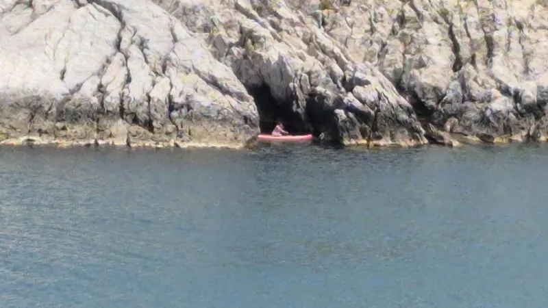 Yasak Adada Rus Turist Paniği! Sahil Güvenlik Alarmda!