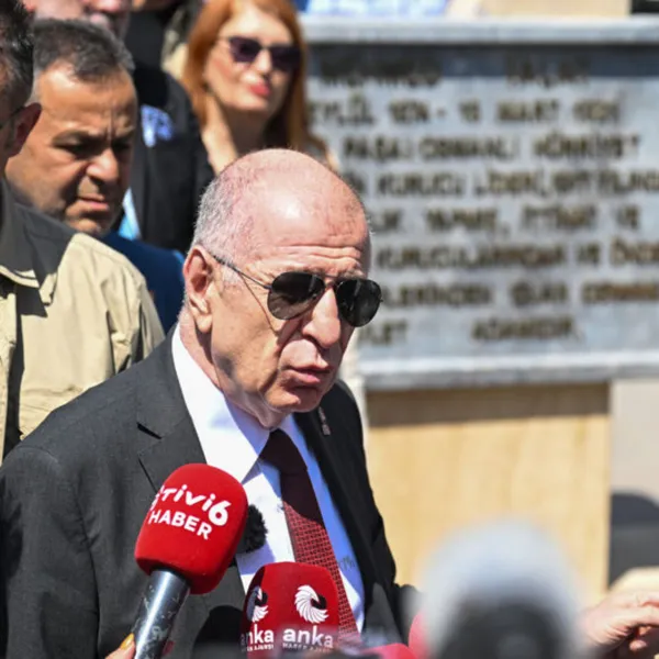Özdağ'dan 'Talat Paşa Anıtı'na ziyaret