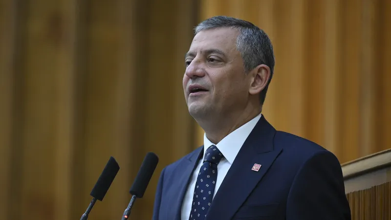 Özgür Özel'den emekliye seyyanen zam ile asgari ücrete ara zam açıklaması