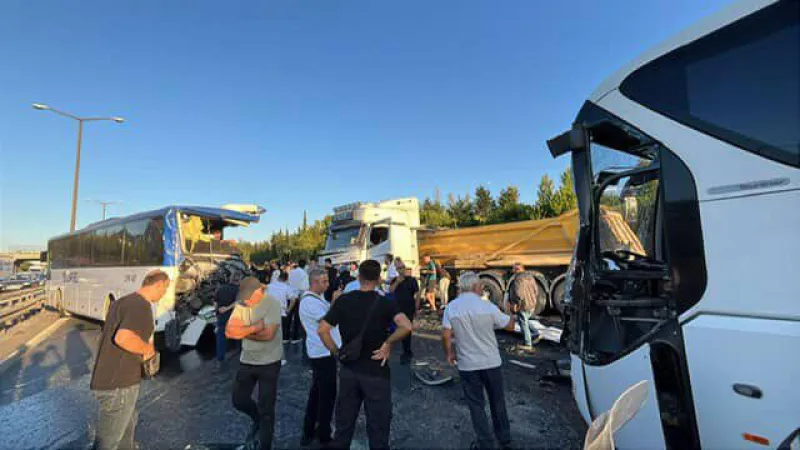 TEM Otoyolu'nda zincirleme kaza: 1 ölü, 16 yaralı