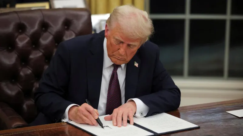 Trump, yaklaşık 9,1 milyar dolarlık federal kesintileri onayladı