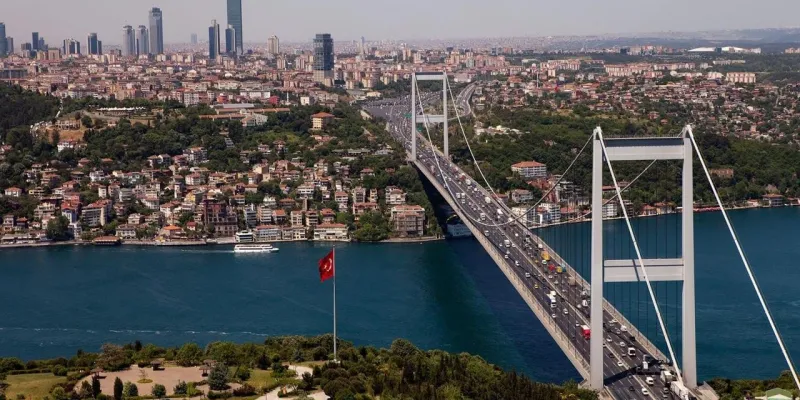 Tüm köprü ve otoyollarda geçiş ücretini yarıya düşürecek formülü açıkladı