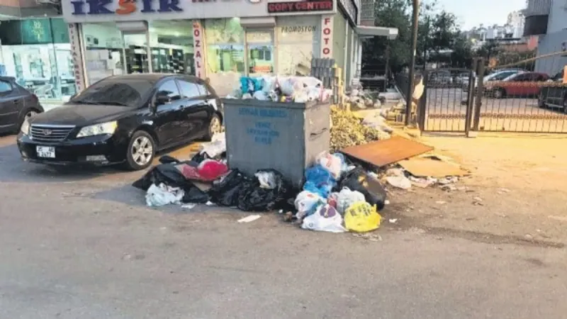 Vatandaşlar çöplerden 'İllallah' etti